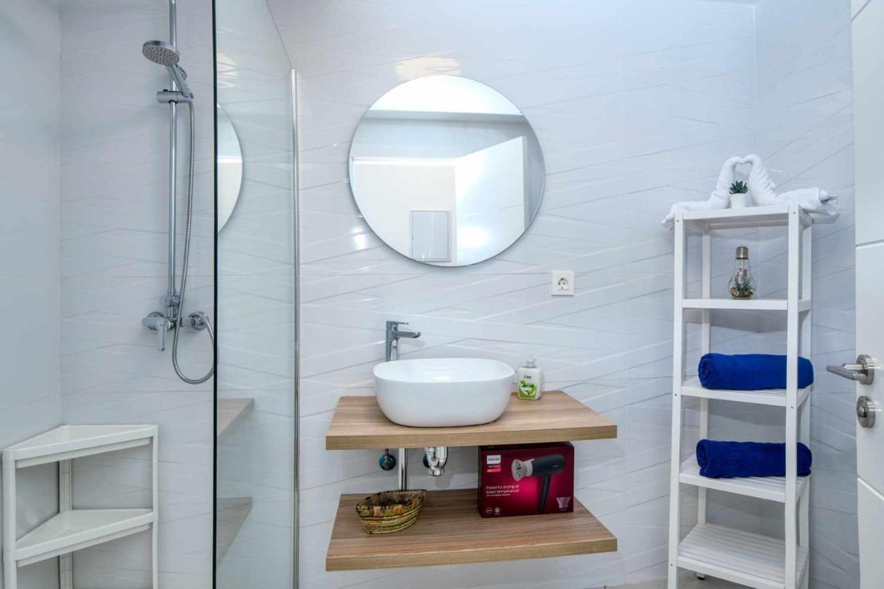 Luminosa Vivienda Vacacional Con Vista A La Piscina Costa Teguise Eksteriør billede