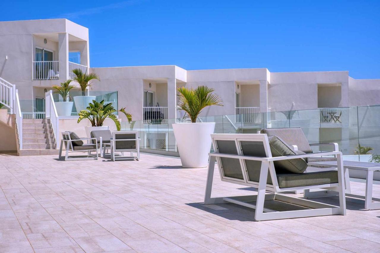 Luminosa Vivienda Vacacional Con Vista A La Piscina Costa Teguise Eksteriør billede
