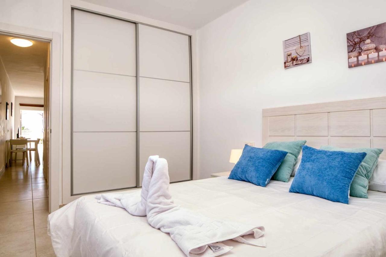 Luminosa Vivienda Vacacional Con Vista A La Piscina Costa Teguise Eksteriør billede