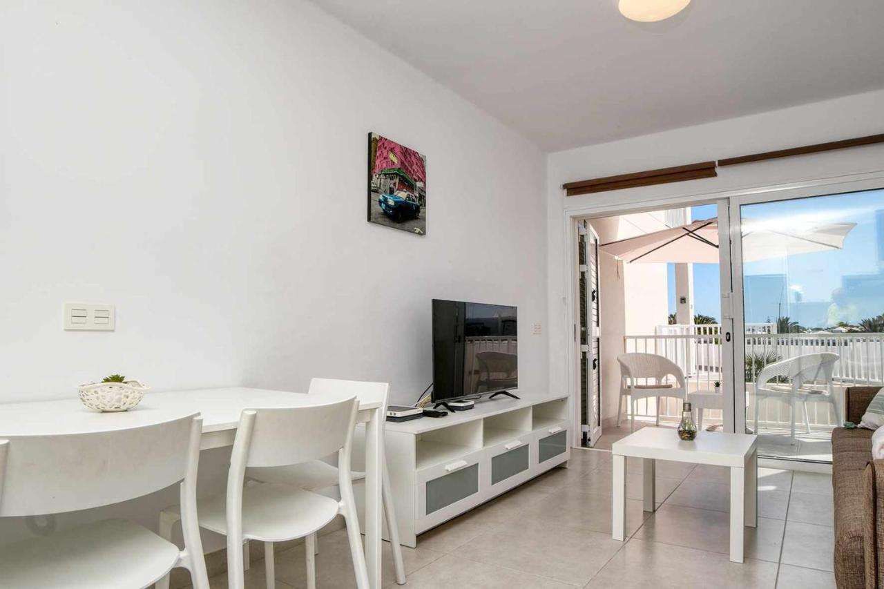 Luminosa Vivienda Vacacional Con Vista A La Piscina Costa Teguise Eksteriør billede