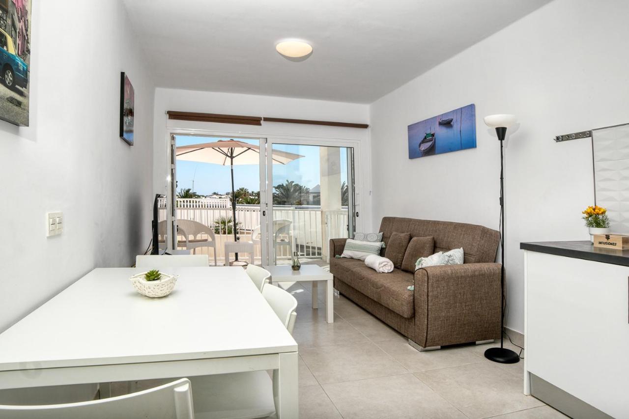 Luminosa Vivienda Vacacional Con Vista A La Piscina Costa Teguise Eksteriør billede